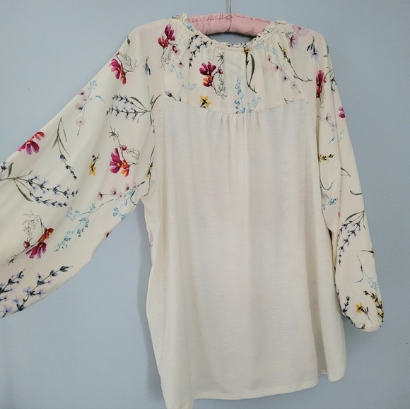 Floral peasant blouse - Picture 3 of 6